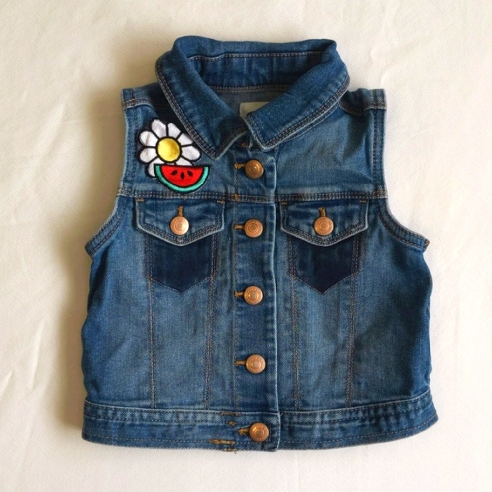 old navy denim jean vest with daisy patch 2T toddler girls